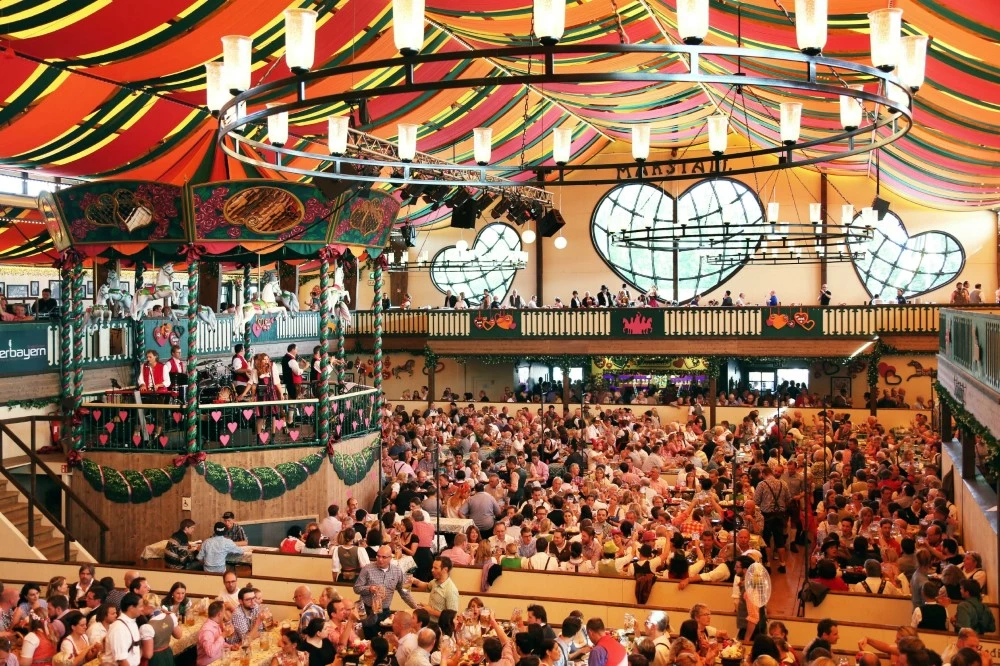 Marstall Wiesnfestzelt