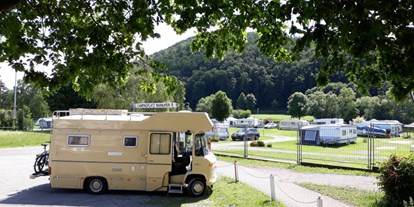 Campingplätze - Hunde möglich:: in der Nebensaison - Franken - Eingangsbereich - Campingplatz Mainufer