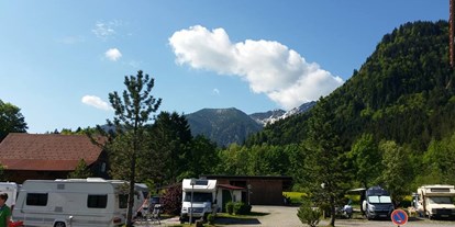 Campingplätze - Grillen mit Holzkohle möglich - Oberammergau - Campingpark Oberammergau