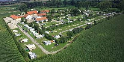 Campingplätze - Bänke und Tische für Zelt-Camper - Kirchham (Landkreis Passau) - Preishof Direkt am Golfplatz Bad Füssing-Kirchham