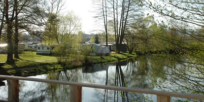 Campingplätze - Grillen mit Holzkohle möglich - Bayern - Campingplatz Am Flussfreibad