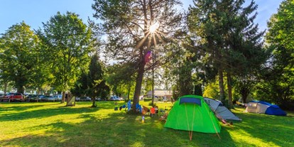 Campingplätze - Grillen mit Holzkohle möglich - Oberbayern - Camping am Pilsensee
