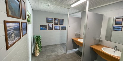 Campingplätze - Duschen mit Warmwasser: kostenpflichtig - Deutschland - Saniär - CAMPING WALCHENSEE