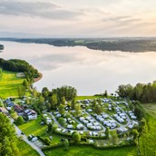 Campingplätze: Campingplatz Stein am Simssee umrandet von Wiesen, Wald und See - Camping Stein