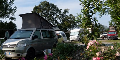 Campingplätze - Duschen mit Warmwasser: kostenpflichtig - Oberbayern - Campingplatz Erlensee