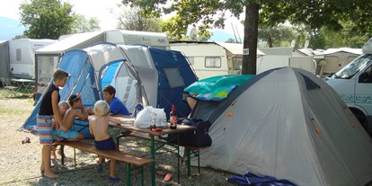 Campingplätze - Bänke und Tische für Zelt-Camper - Bayern - Panorama Camping Harras