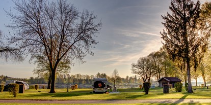 Campingplätze - TV-Anschluss am Stellplatz - Oberbayern - Strandcamping Waging am See