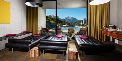Campingplätze - Ver- und Entsorgung für Reisemobile - Berchtesgaden - Ruheraum mit Teebar und Panoramablick auf Watzmann und Hochkalter - Camping-Resort Allweglehen