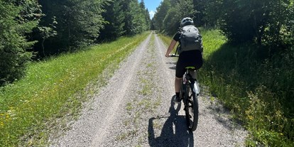 Campingplätze - Zentraler Stromanschluss - Deutschland - Das Allgäu mit dem Rad entdecken. - Camping Zeh am See/ Allgäu