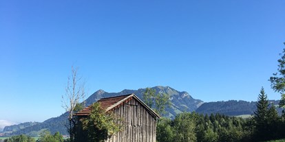 Campingplätze - Grillen mit Holzkohle möglich - Deutschland - Die Allgäuer Berge.  - Camping Zeh am See/ Allgäu