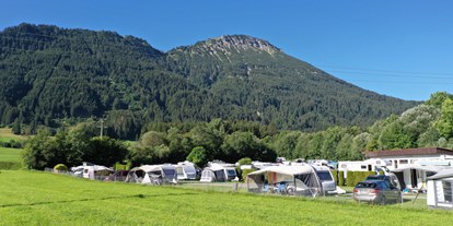 Campingplätze - Auto am Stellplatz - PLZ 87459 (Deutschland) - Camping Pfronten