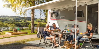 Campingplätze - Grillen mit Holzkohle möglich - Wertach - Camping-Grüntensee-International
