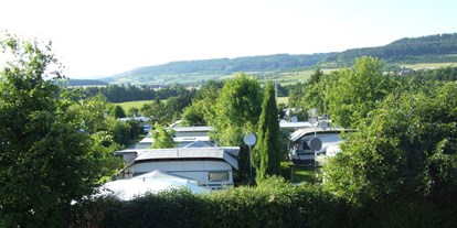 Campingplätze - Kinderanimation: nicht vorhanden - Franken - Campingplatz von oben mit Fernsicht - Camping Bergesruh