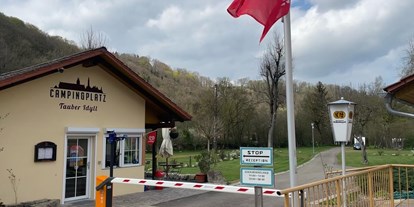 Campingplätze - Baden in natürlichen Gewässern - Bayern - Einfahrt
saniert 2020 - Camping Tauber Idyll