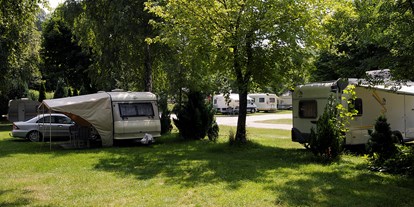 Campingplätze - Grillen mit Holzkohle möglich - Franken - Camping Tauberromantik