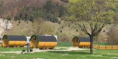 Campingplätze - Auto am Stellplatz - Dollnstein - Camping Dollnstein