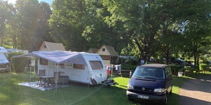 Campingplätze - Bänke und Tische für Zelt-Camper - Ostbayern - AZUR Camping Regensburg
