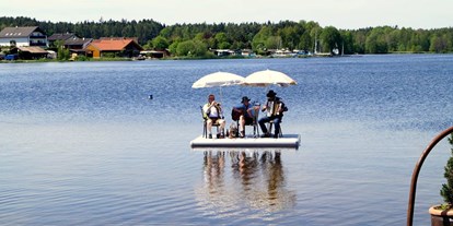 Campingplätze - Grillen mit Holzkohle möglich - Bayerischer Wald - See-Campingpark Neubäuer See