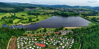 Campingplätze - Liegt in den Bergen - Deutschland - Ferienpark Perlsee Camping