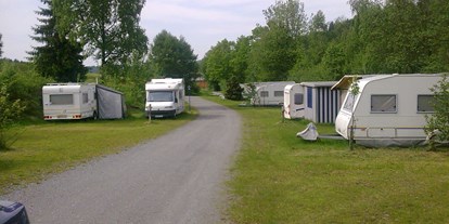 Campingplätze - Grillen mit Holzkohle möglich - Bayerischer Wald - Naturcamping Perlbach