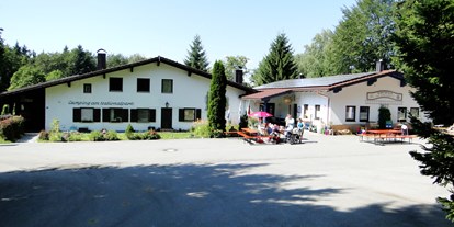 Campingplätze - Bänke und Tische für Zelt-Camper - Bayerischer Wald - Sommer- und Wintercamping am Nationalpark