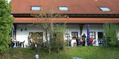 Campingplätze - Grillen mit Holzkohle möglich - Bayerischer Wald - Bavaria Kur- und Sportcampingpark
