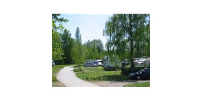 Campingplätze - Bänke und Tische für Zelt-Camper - Franken - Camping Schiefer Turm