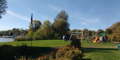 Campingplätze - Grillen mit Holzkohle möglich - Deutschland - Spielplatz - See Camping Günztal