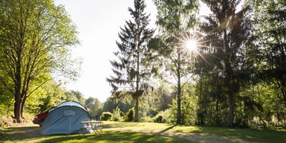 Campingplätze - Auto am Stellplatz - Deutschland - Campingplatz Sippelmühle