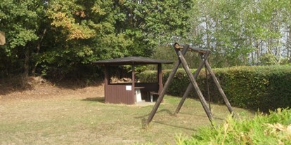 Campingplätze - Bänke und Tische für Zelt-Camper - Deutschland - Caravan-Club Forchheim