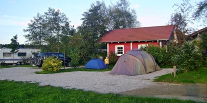 Campingplätze - Bänke und Tische für Zelt-Camper - Ostbayern - Campingoase Rottal