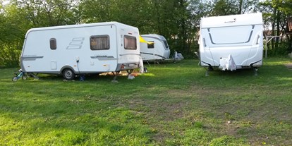 Campingplätze - Bänke und Tische für Zelt-Camper - Ostbayern - Camping auf dem Bauernhof