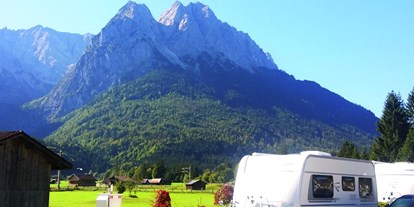 Campingplätze - Grillen mit Holzkohle möglich - Grainau - Camping Resort Zugspitze