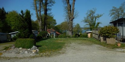 Campingplätze - Auto am Stellplatz - Oberbayern - Campingplatz Penker - Jäschock