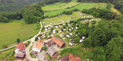 Campingplätze - Grillen mit Holzkohle möglich - Franken - Campingplatz Moritz