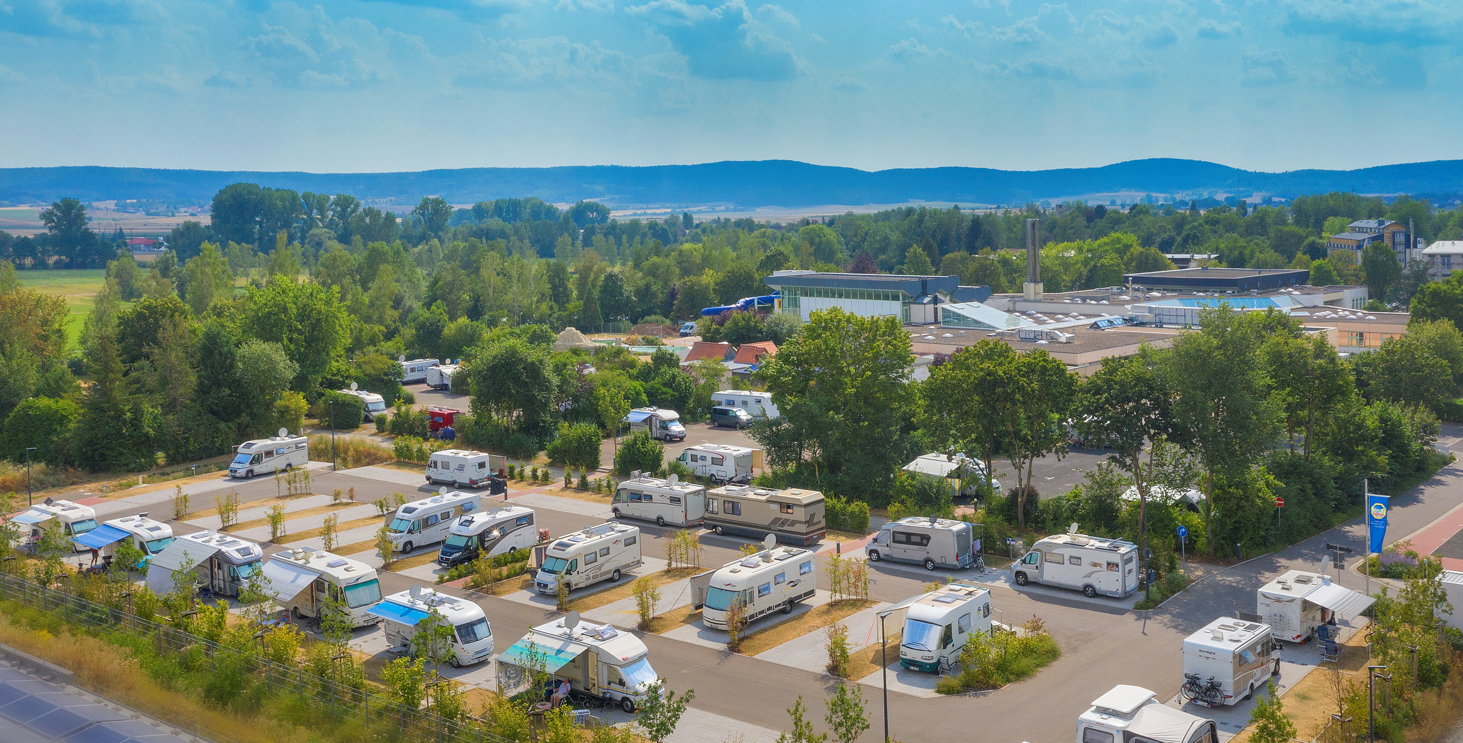 camping - Komfortplatz von oben - Reisemobilstellplatz an der FrankenTherme Bad Königshofen