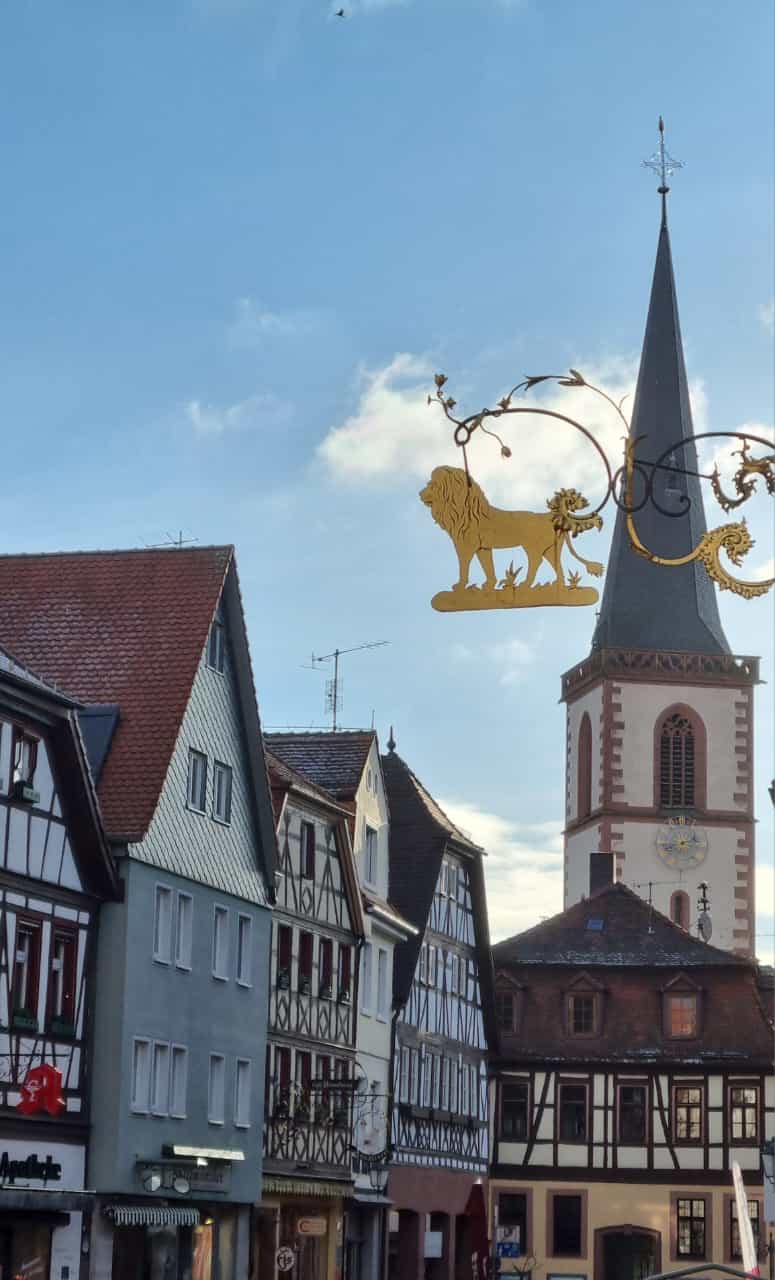 Campingplatz: Kirche St. Michael - Campingplatz Mainufer