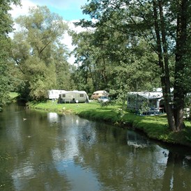Campingplatz: Campingplatz Am Flussfreibad
