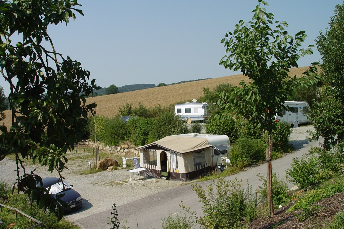 Campingplatz: großzügige Stellplätze - Terrassencamping Theresienhof GbR