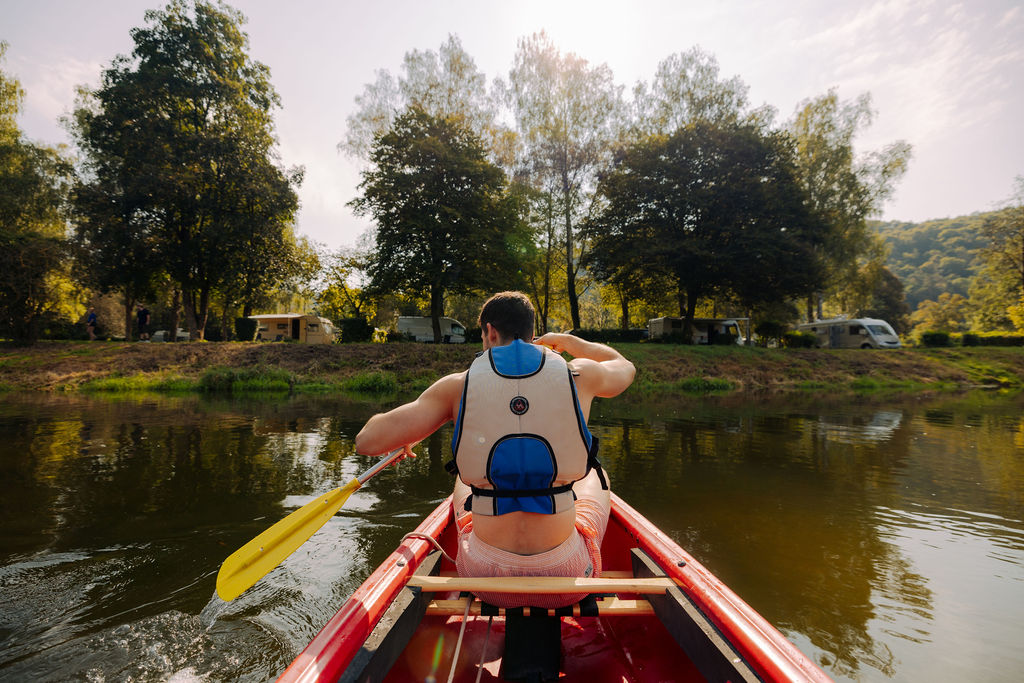Campingplatz: Kanu fahren - AZUR Camping Altmühltal in Bayern