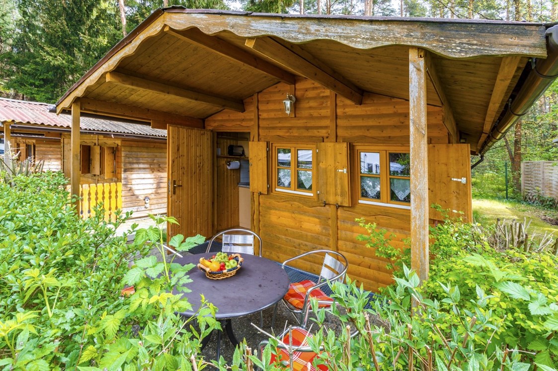 Campingplatz: Für etwas mehr Komfort bieten wir u.a. unsere Blockhütten an. - Camping Waldsee 