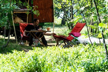 Campingplatz: Wildcamping-Feeling - Anderswo Camp