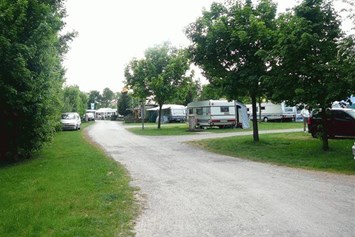 Campingplatz: Campingplatz am Badesee