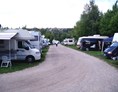 Campingplatz: Reisemobilhafen auf der Badehalbinsel Absberg