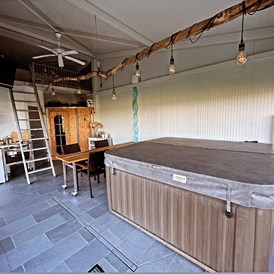 Campingplatz: Im Haupthaus stehen Whirlpool und Sauna bis 19 Uhr kostenlos zur Verfügung.  - Naturcamping
